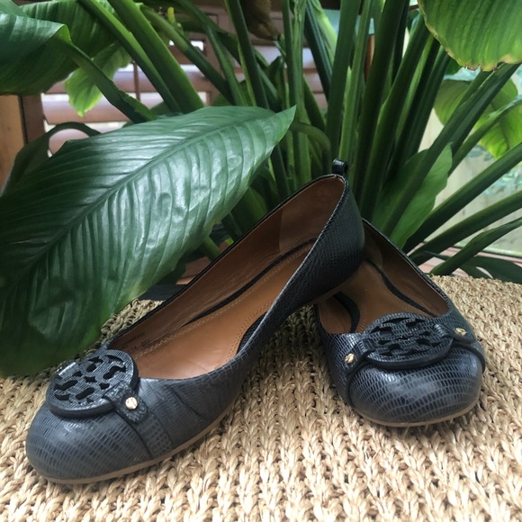 navy blue ballerina flats